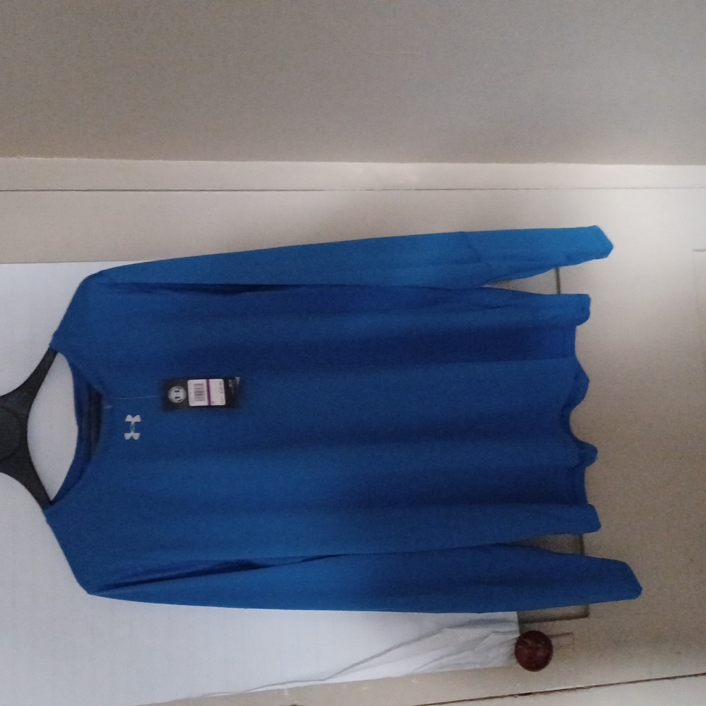 Under Armour extra large new long sleeve